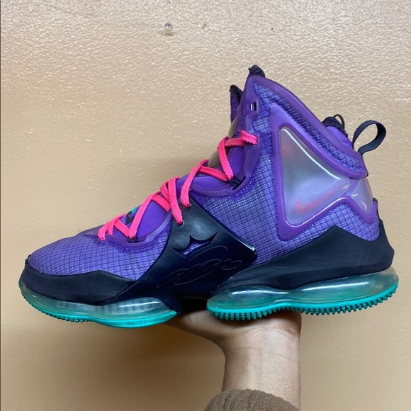 Nike LeBron 19 “DJ Bron Wild Berry Hyper Pink Teal” - Picture 4 of 17